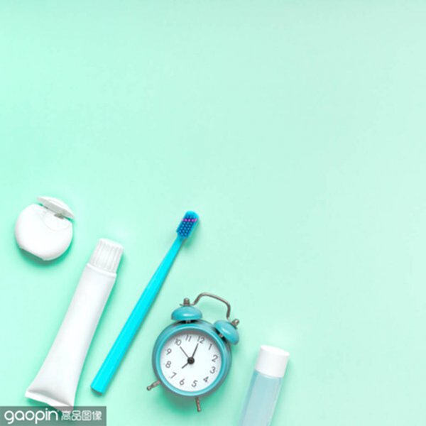 守護(hù)微笑 口腔衛(wèi)生用品的平鋪美學(xué)與日常護(hù)理指南